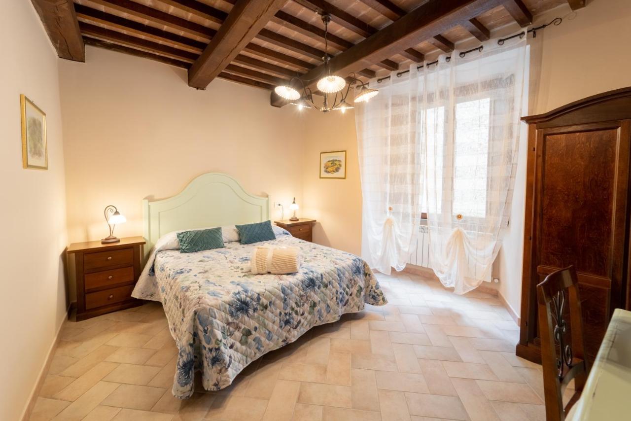 Albergo La Loggia Di San Martino Gualdo Tadino Exterior foto