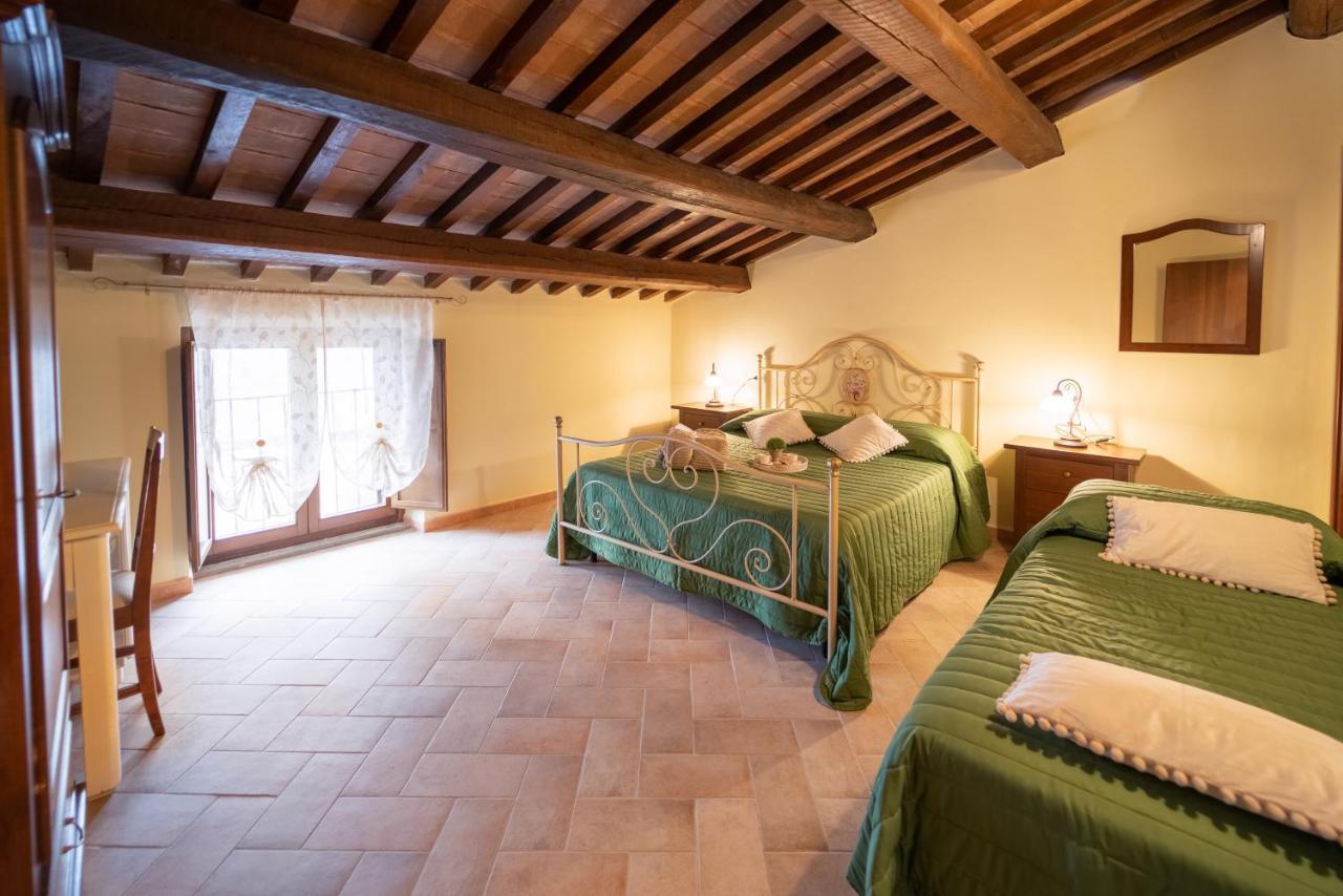 Albergo La Loggia Di San Martino Gualdo Tadino Exterior foto